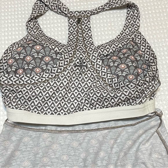 PRANA CALI DRESS IN SIZE MEDIUM - A-LINE STRETCH ATHLETIC SPRING SUMMER - Picture 14 of 16